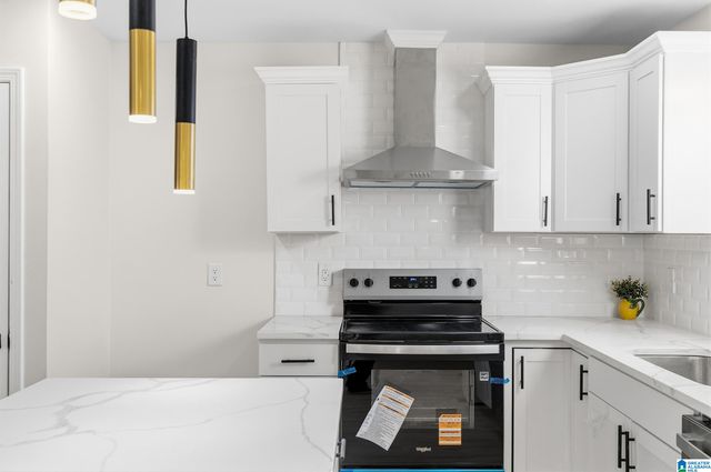 125 MOUNTAIN PARKWAY, Maylene, AL 35114