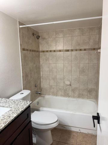 20015 NE 3RD Court 5, Miami, FL 33179