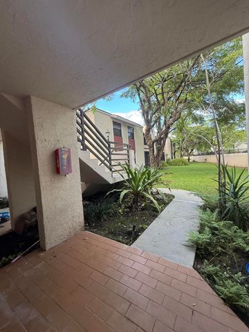 20015 NE 3RD Court 5, Miami, FL 33179