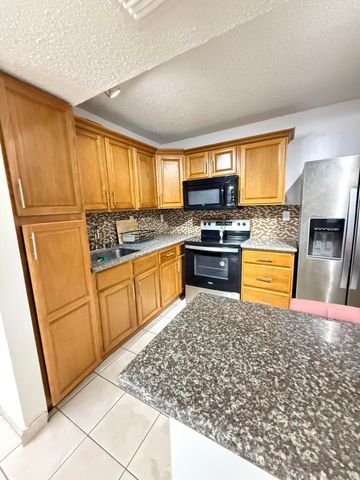 20015 NE 3RD Court 5, Miami, FL 33179