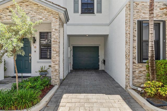 2820 SW 17th Avenue, Fort Lauderdale, FL 33315