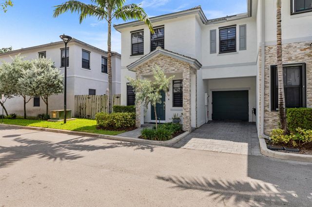 2820 SW 17th Avenue, Fort Lauderdale, FL 33315