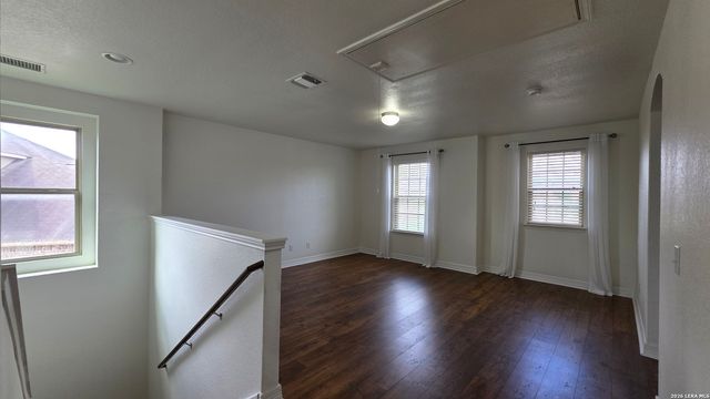 4902 EAGLE VALLEY ST, Schertz, TX 78108