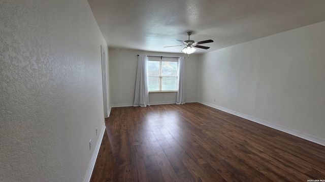 4902 EAGLE VALLEY ST, Schertz, TX 78108
