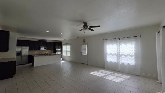 4902 EAGLE VALLEY ST, Schertz, TX 78108