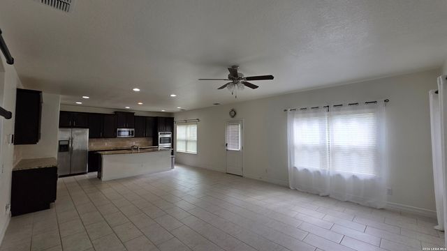 4902 EAGLE VALLEY ST, Schertz, TX 78108