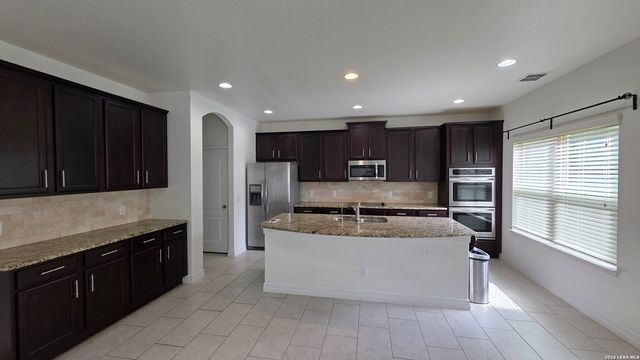 4902 EAGLE VALLEY ST, Schertz, TX 78108