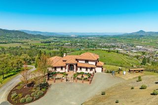 2816 Quail Run Road, Talent, OR 97540