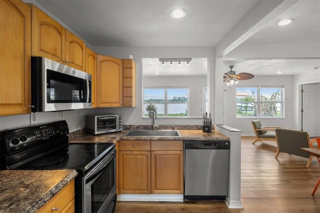 900 LAKE JESSIE DRIVE, Winter Haven, FL 33881