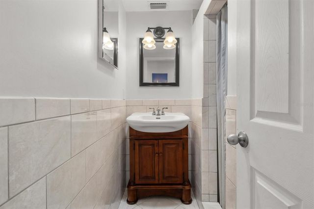 900 LAKE JESSIE DRIVE, Winter Haven, FL 33881