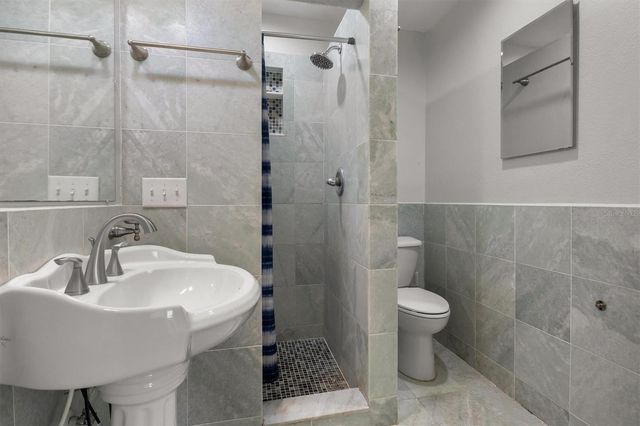 900 LAKE JESSIE DRIVE, Winter Haven, FL 33881