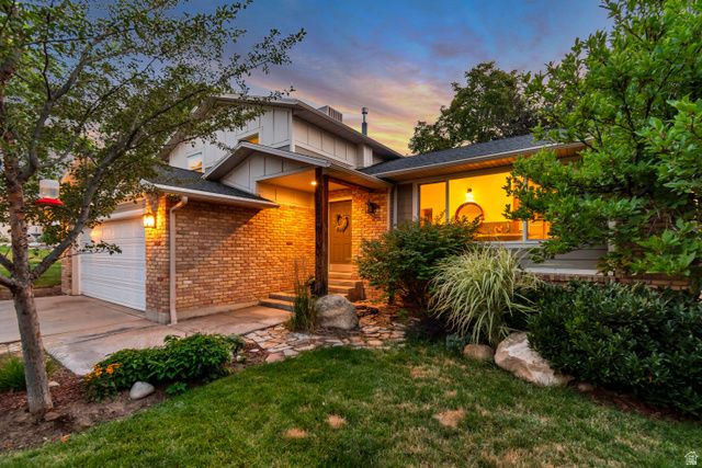 9192 SHAD LN, Sandy, UT 84093
