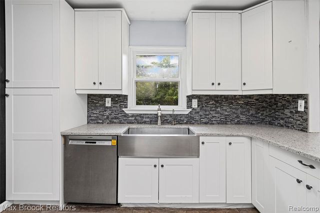 30066 Bock Street, Garden City, MI 48135
