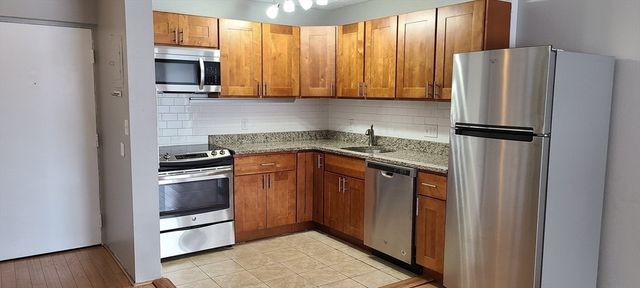 46 Cochituate Rd 106, Framingham, MA 01701