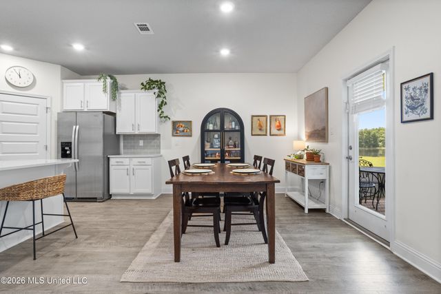 7777 Coral Lane, Ocean Springs, MS 39564