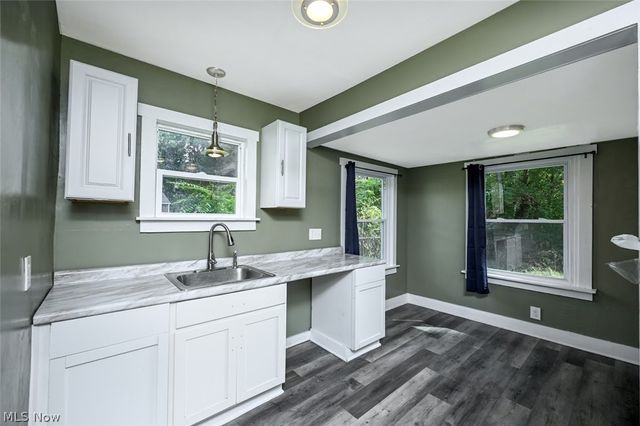 1313 Manchester Road, Akron, OH 44319