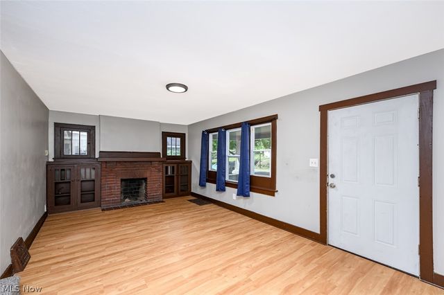 1313 Manchester Road, Akron, OH 44319