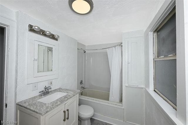 1313 Manchester Road, Akron, OH 44319