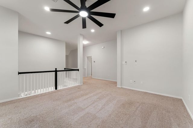 22 Crestview Trail, Houston, TX 77082