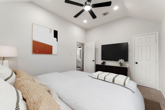 22 Crestview Trail, Houston, TX 77082