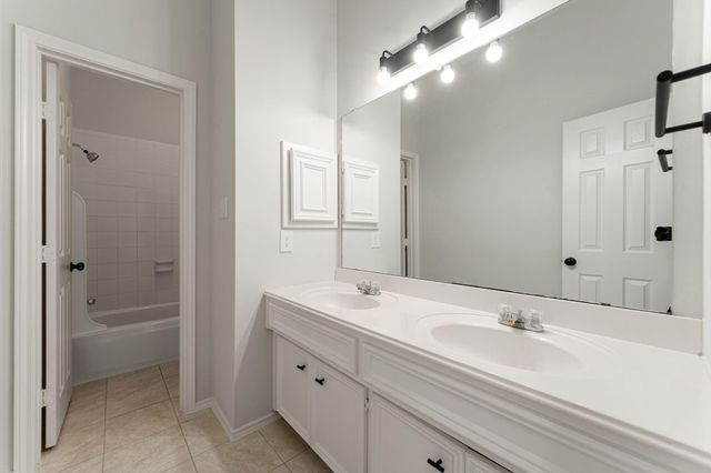 22 Crestview Trail, Houston, TX 77082