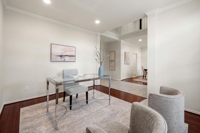 22 Crestview Trail, Houston, TX 77082