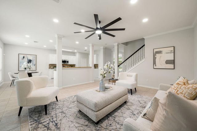 22 Crestview Trail, Houston, TX 77082