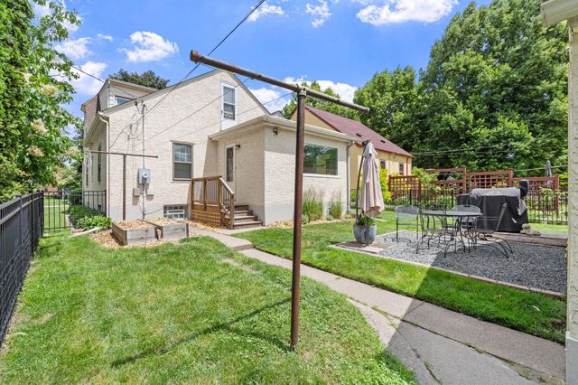2128 Juno Avenue, Saint Paul, MN 55116