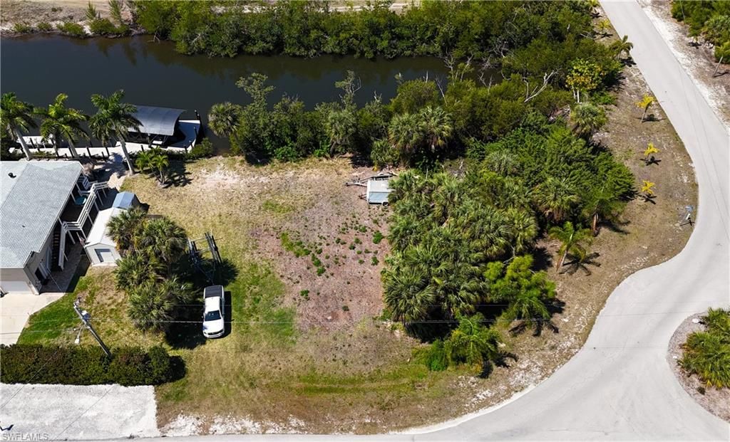 3921 Stabile RD, ST. JAMES CITY, FL 33956 — photo 2