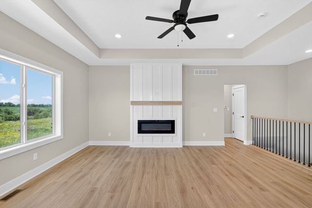 2946 Lake Hill Drive, Des Moines, IA 50320