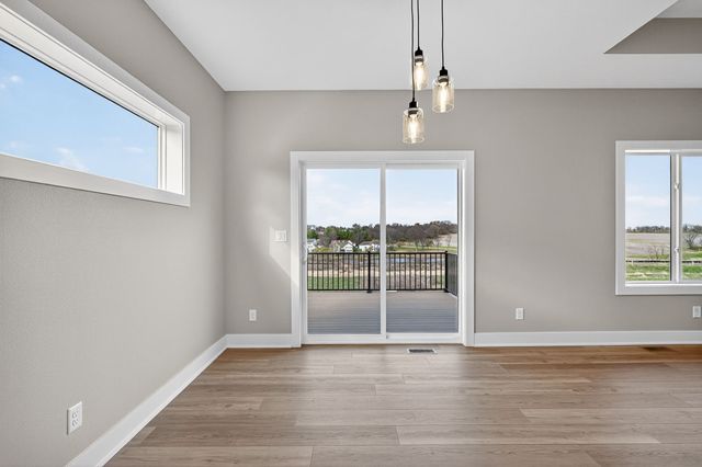 2946 Lake Hill Drive, Des Moines, IA 50320