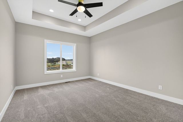 2946 Lake Hill Drive, Des Moines, IA 50320