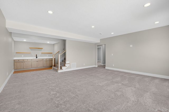 2946 Lake Hill Drive, Des Moines, IA 50320