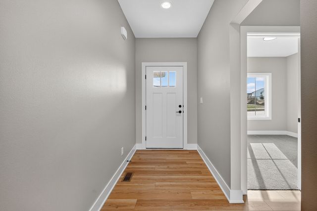 2946 Lake Hill Drive, Des Moines, IA 50320