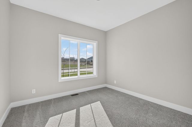 2946 Lake Hill Drive, Des Moines, IA 50320