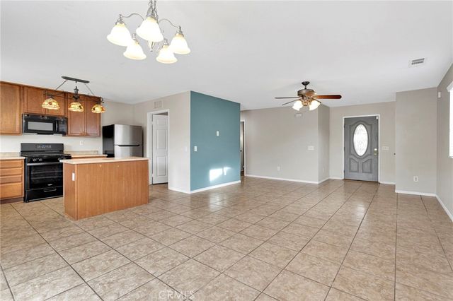 16572 Don Quijote, Victorville, CA 92395