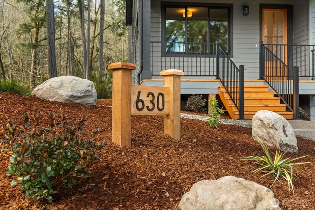 630 8th Avenue, Fox Island, WA 98333