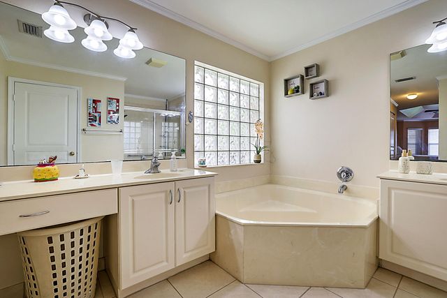 5028 Solar Point Drive, Greenacres, FL 33463