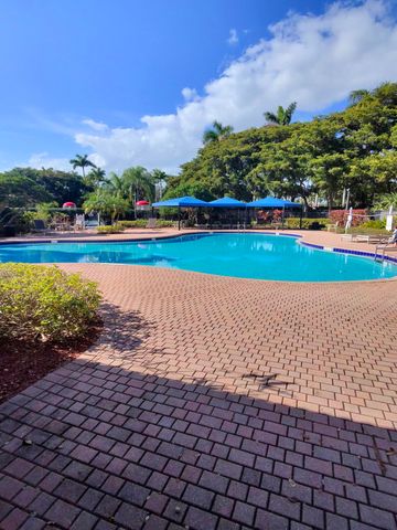 5028 Solar Point Drive, Greenacres, FL 33463