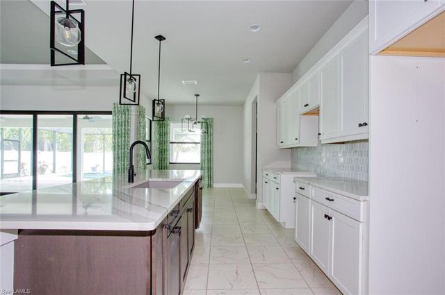 1521 SW 43rd LN, Cape Coral, FL 33914
