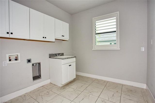 1521 SW 43rd LN, Cape Coral, FL 33914