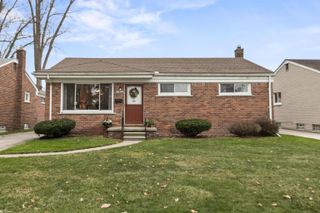 23312 Brookdale Boulevard, Saint Clair Shores, MI 48082