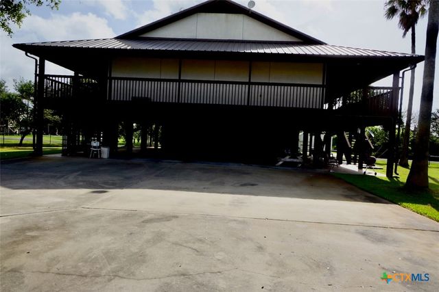 1401 Main Street, Port O'connor, TX 77982
