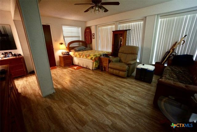 1401 Main Street, Port O'connor, TX 77982