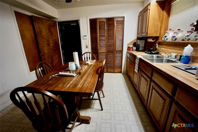 1401 Main Street, Port O'connor, TX 77982