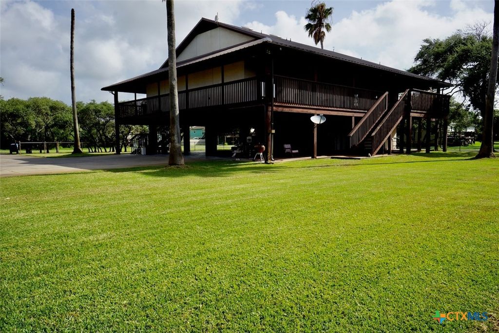 1401 Main Street, Port O'connor, TX 77982