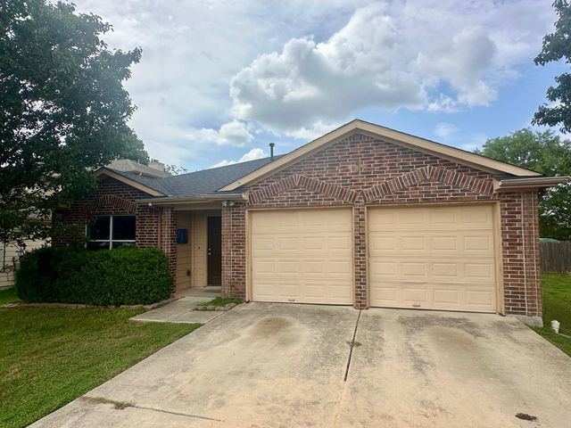 124 Spruce DR, Kyle, TX 78640