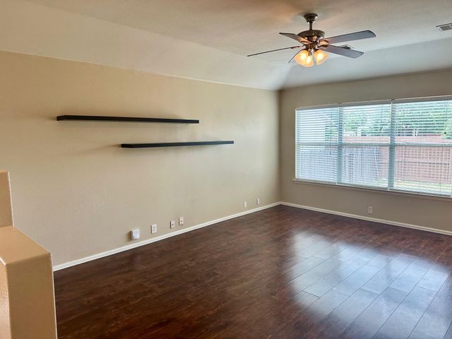 124 Spruce DR, Kyle, TX 78640