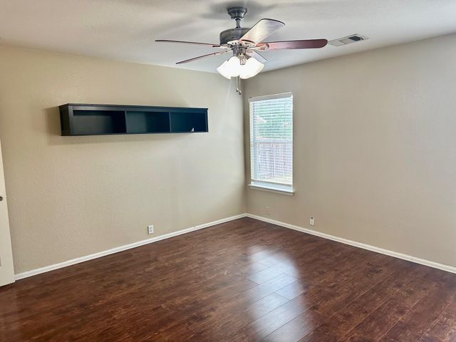 124 Spruce DR, Kyle, TX 78640