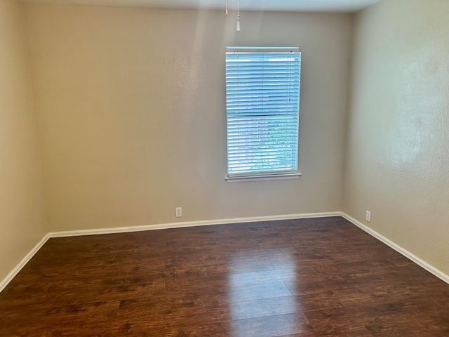 124 Spruce DR, Kyle, TX 78640